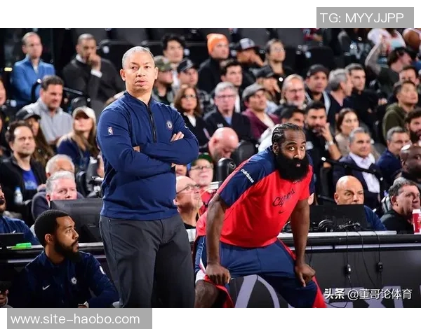 快船回应卢未接受采访原因称并非问题而是缺乏采访人员到场 快船回应卢未接受采访原因称并非问题而是缺乏采访人员到场