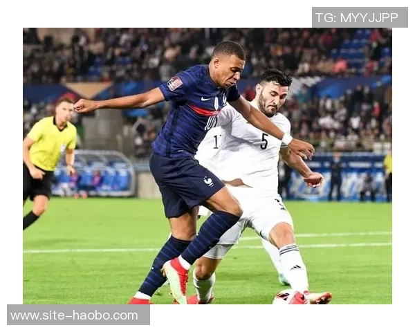 姆总与琼阿梅尼孔德共观非洲杯三位球员背后的非洲血统故事 姆总与琼阿梅尼孔德共观非洲杯三位球员背后的非洲血统故事